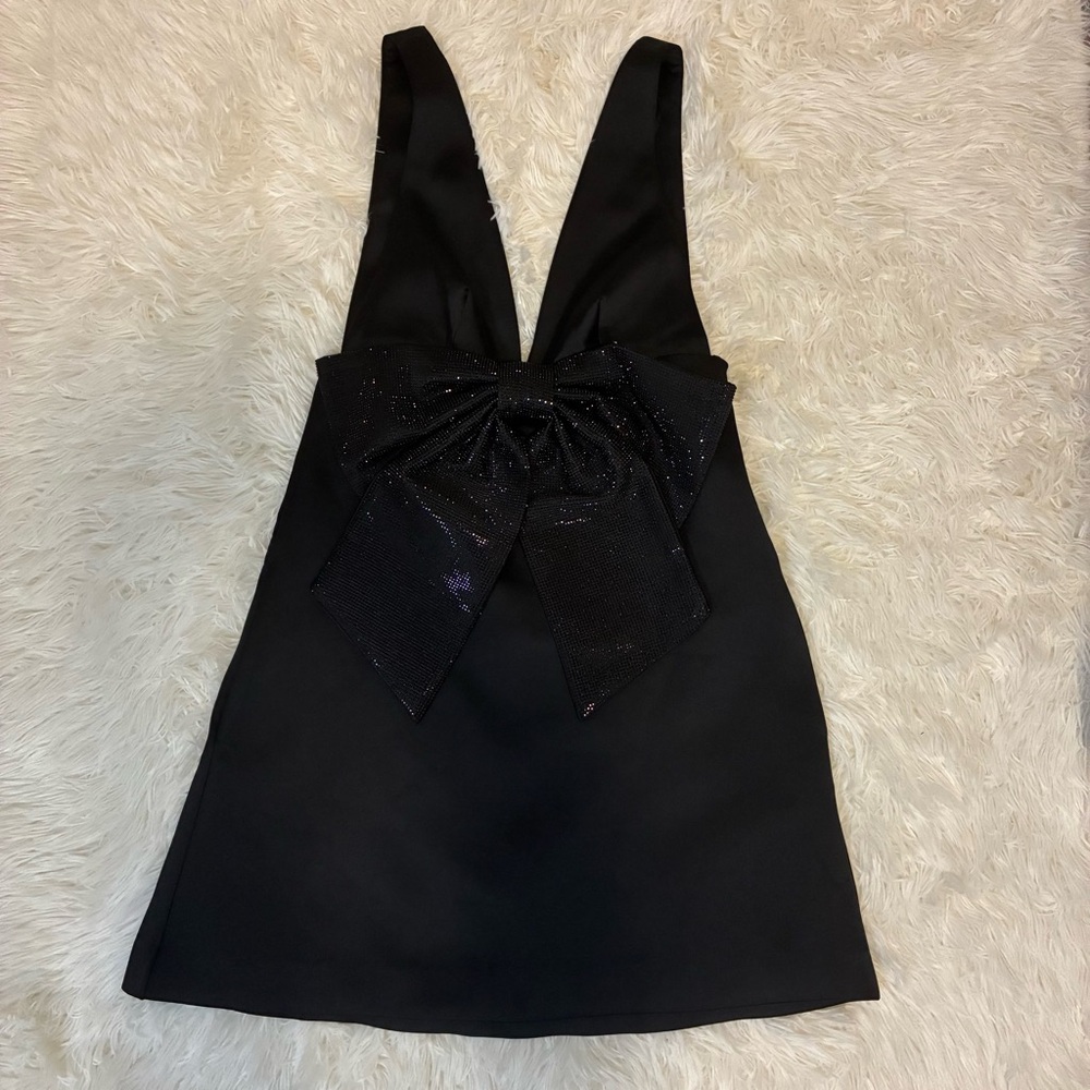 Zara Elegant Black Mini Dress with Bow
